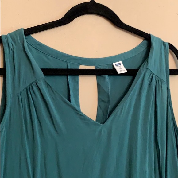 Old Navy XXL Slinky V-Neck Tank - Picture 2 of 6